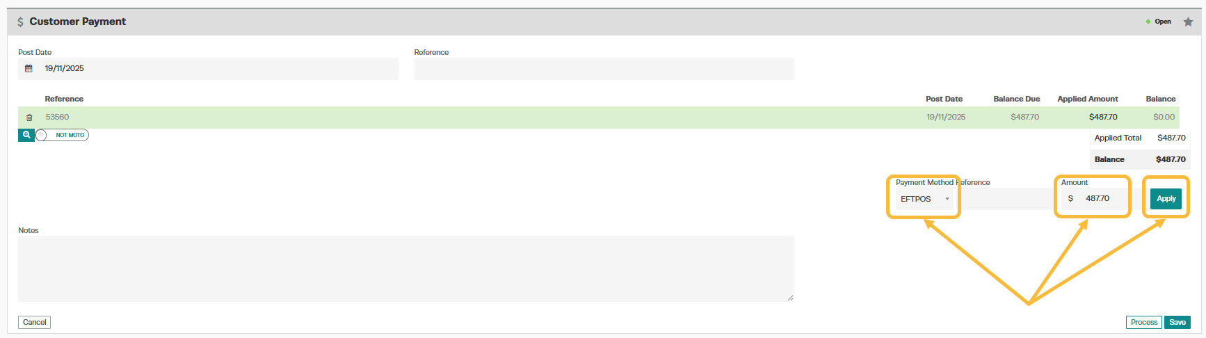 Workshop Software customer payment showing ' payment method ', make sure the ' amount ' is correct and click the ' apply...